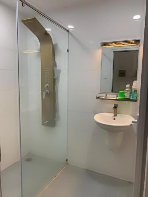הו צ'י מין סיטי Ngoi Sao Nho Hotel מראה חיצוני תמונה