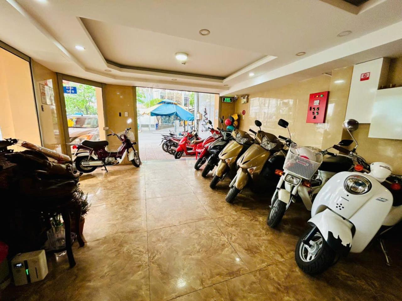 הו צ'י מין סיטי Ngoi Sao Nho Hotel מראה חיצוני תמונה